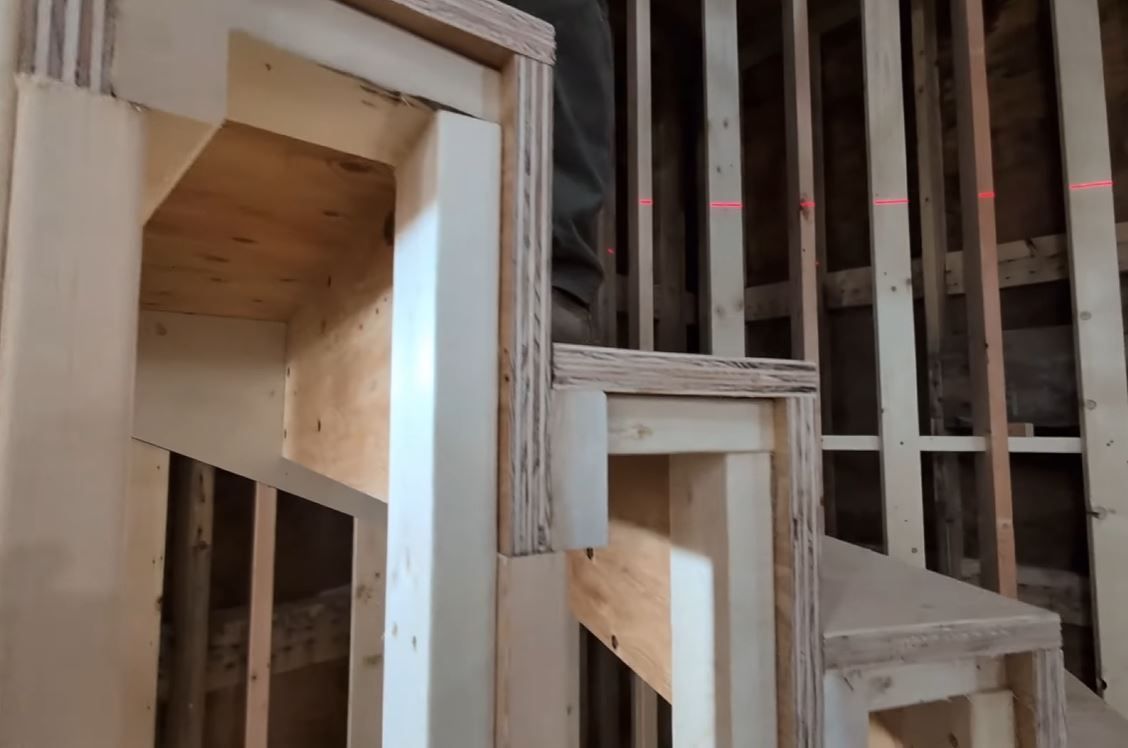 wall_su1226_800.jpg