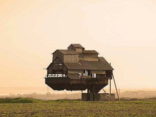 Flying-Farmhouse-Design-in-Ukraine.jpg