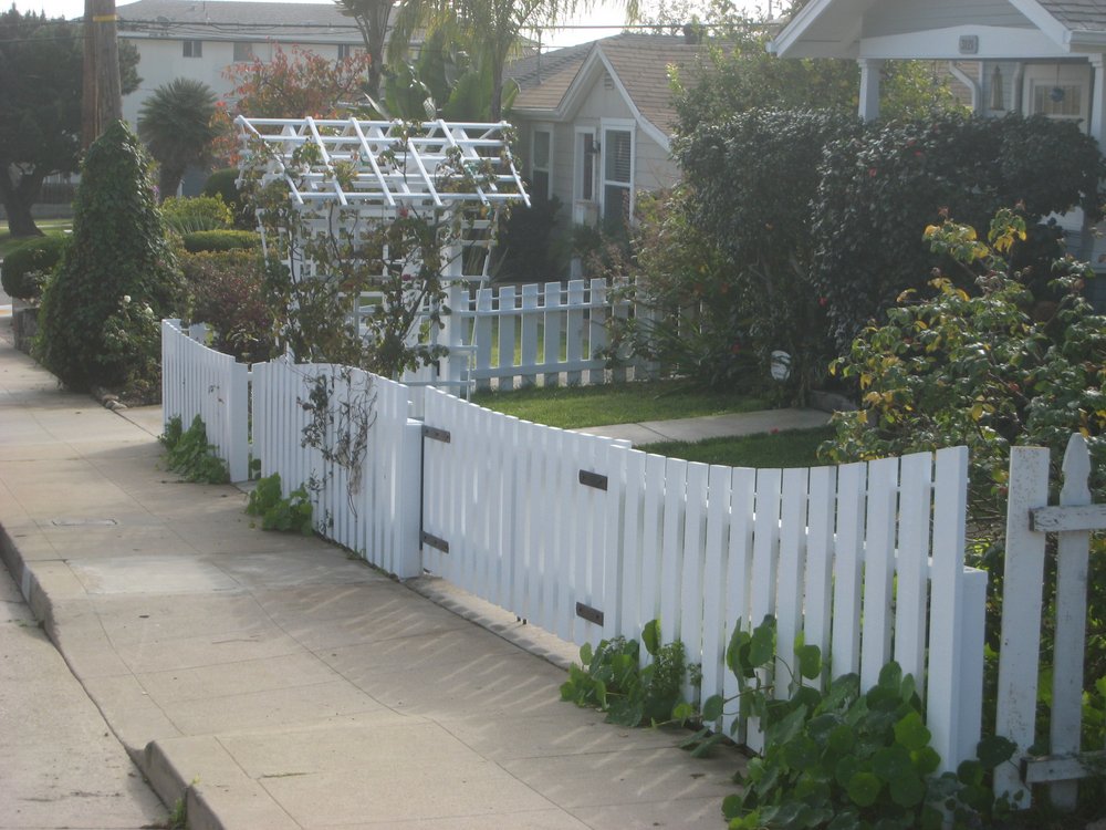 San-Diego-Picket-Fence-Arbor.JPG