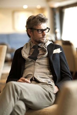 chinos-belt-hoodie-blazer-tie-pocket-square-longsleeve-shirt-large-5085.jpg