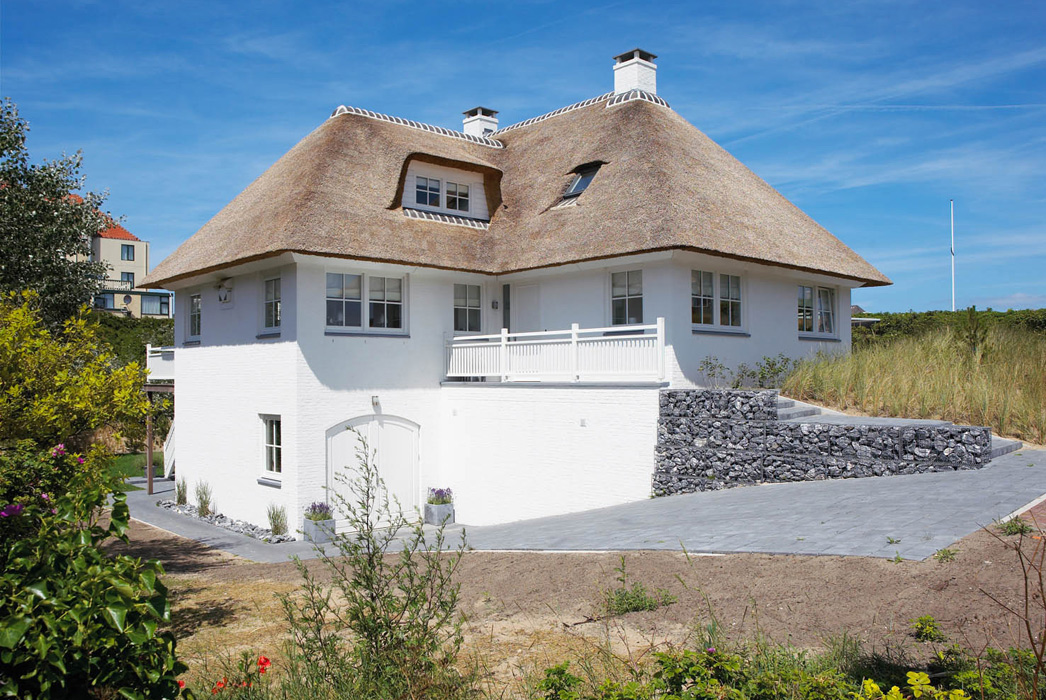 thatched roof