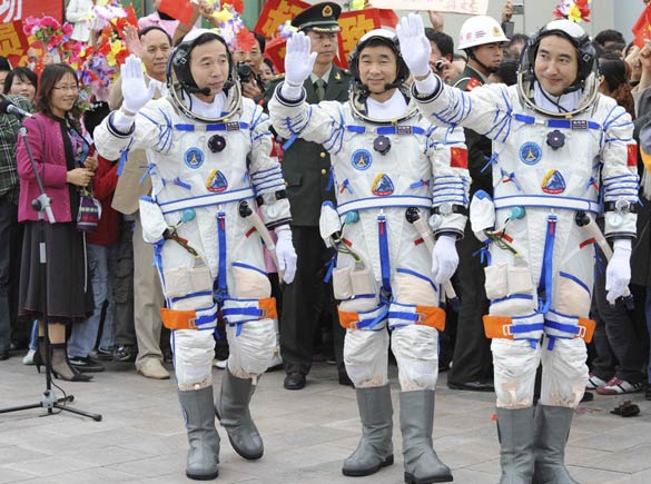 chinese-astronauts_404552a.jpg