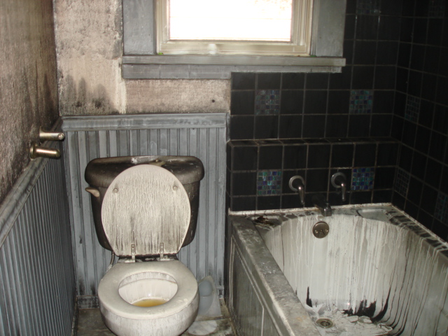 Bathroom Before.jpg