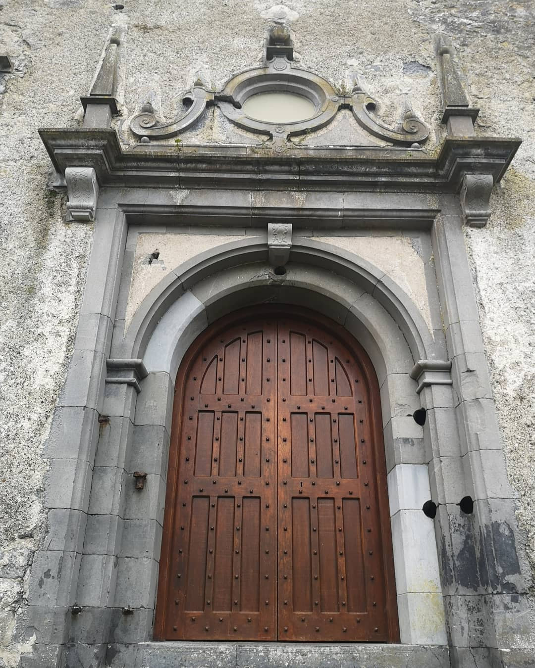 Serlian style doorway with stonework