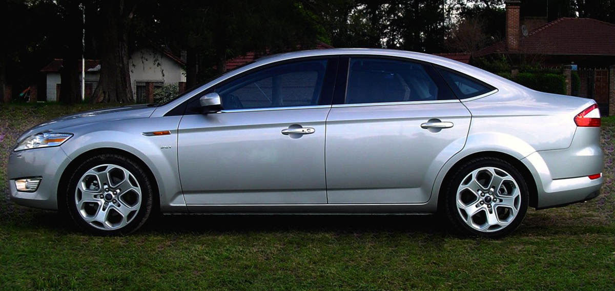 Ford Mondeo 2007  side.jpg